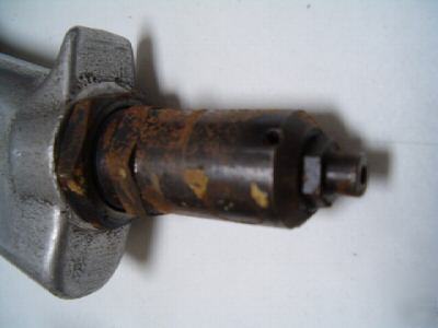 Pneumatic riviter gun manual or pedal usage 3/16 + rvt