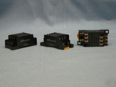 Omron relay socket, lot of 3, PTF11A 2XC08