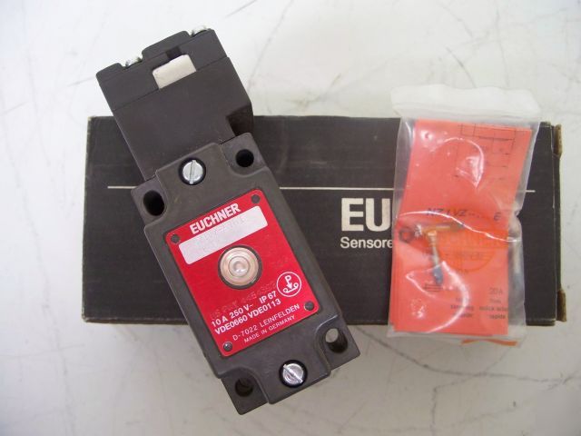 New euchner safety switch NZ1VZ-518E in box