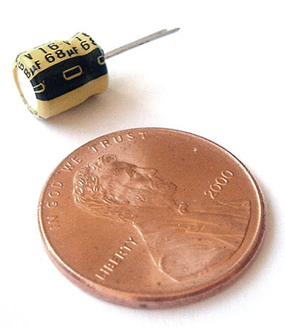 Mini radial electrolytic capacitor 68UF 16V long (100)