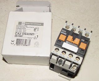New telemecanique control relay CA2DN40M7 240V coil