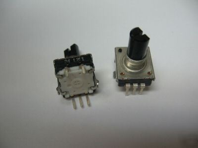50PCS of rotary potentiometers board mount , mfg: noble