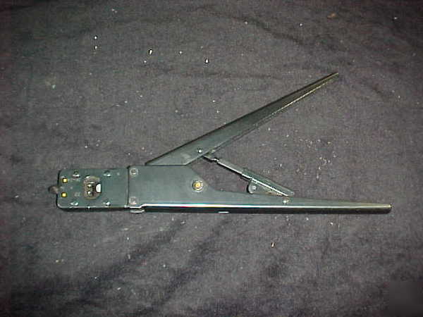 Amp/tyco # 90406-1-a f twinleaf hand crimping tool