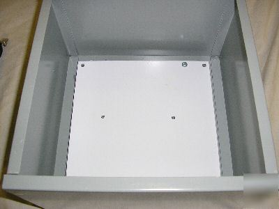 New hoffman A10N106 10â€X10â€X6â€ enclosure with backplat