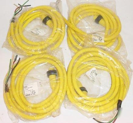 New lot 4 daniel woodhead quick change cords plug sets