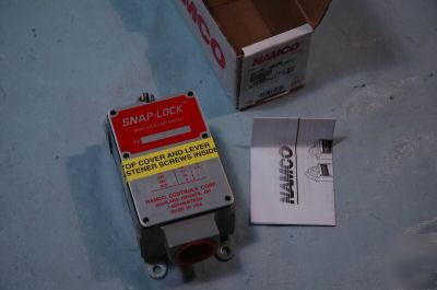 New namco snap-lock limit switch EA170-35100 