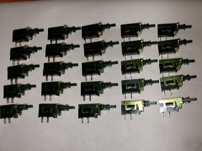 Spst pushbutton switches - (off/mom) - DS670L