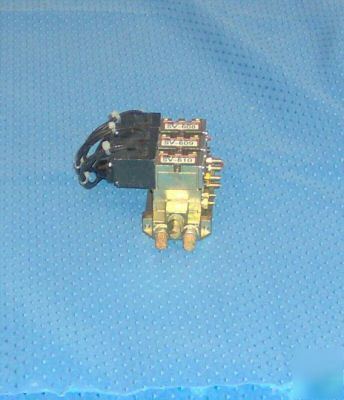 Numatics 236-187B triple 5 port valve and manifold 1/8